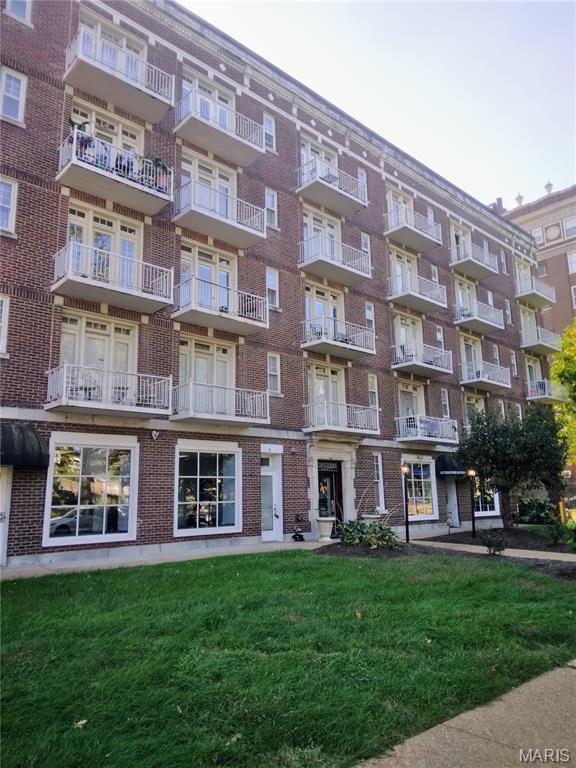 5316 Pershing Avenue Unit: 406