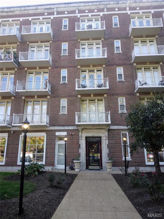 5316 Pershing Avenue Unit: 406