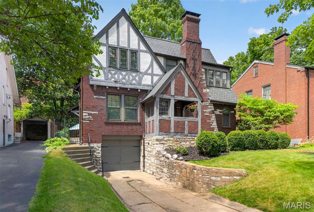 7037 Northmoor Drive