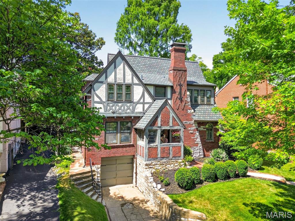7037 Northmoor Drive