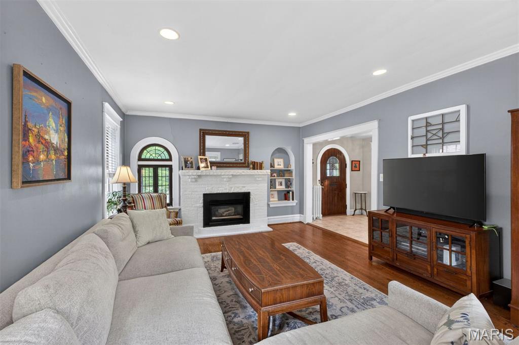 7037 Northmoor Drive