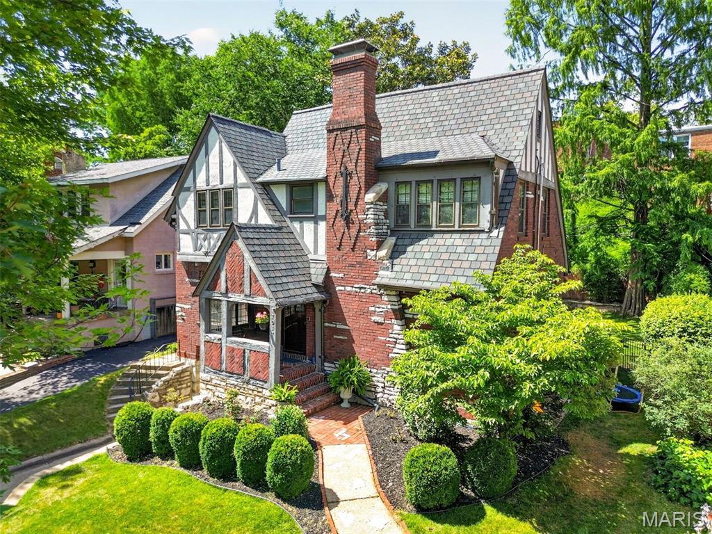 7037 Northmoor Drive