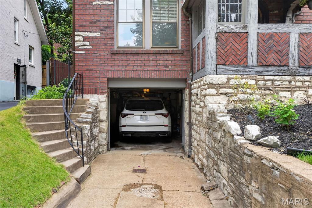 7037 Northmoor Drive