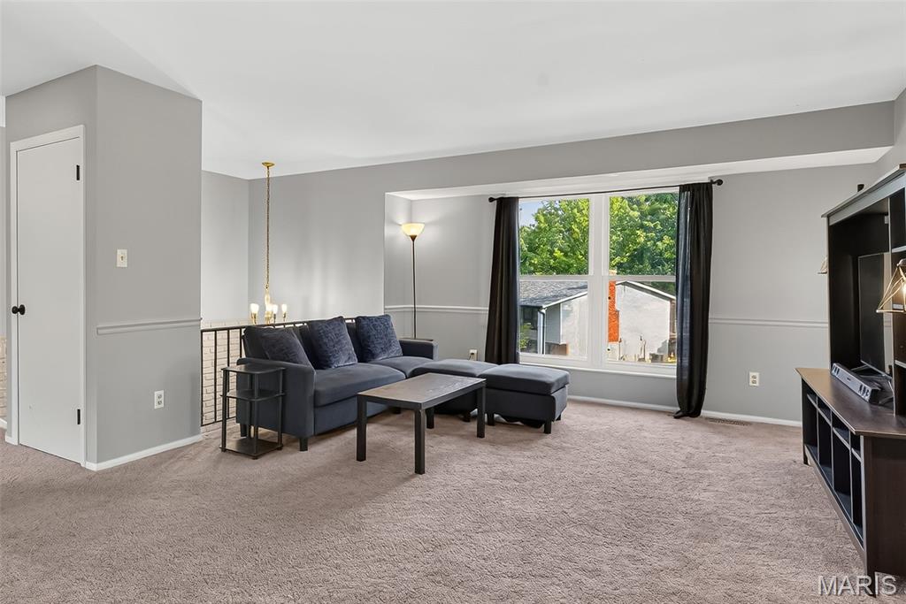 6 Golden Oak Court