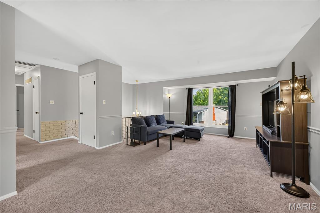 6 Golden Oak Court