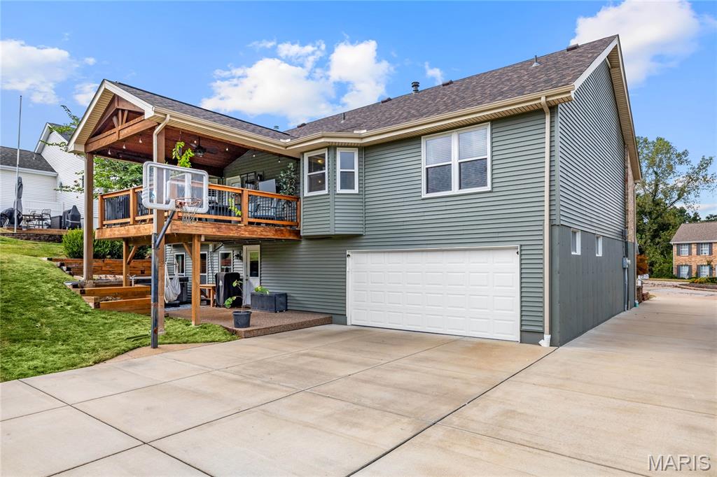 516 Oak Leaf Manor Court