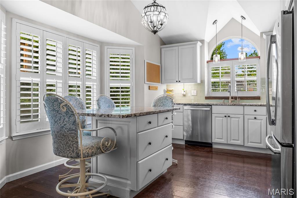 516 Oak Leaf Manor Court