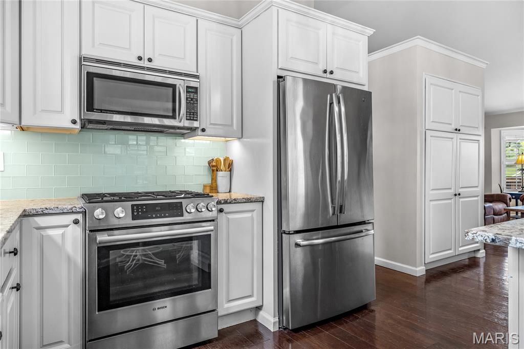 516 Oak Leaf Manor Court