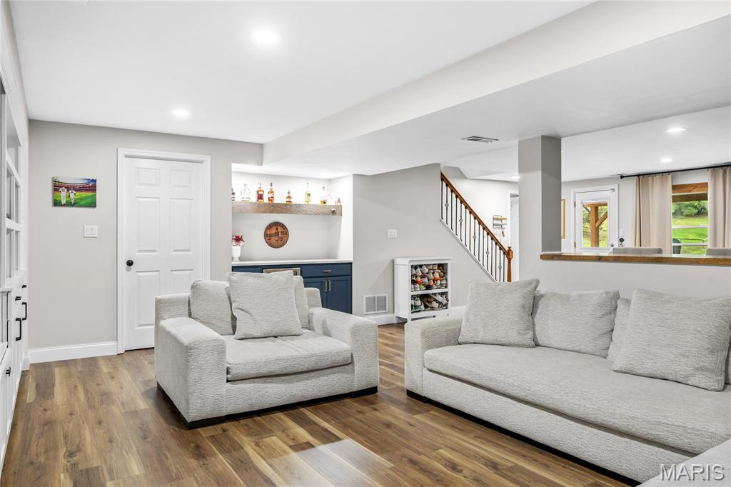 516 Oak Leaf Manor Court