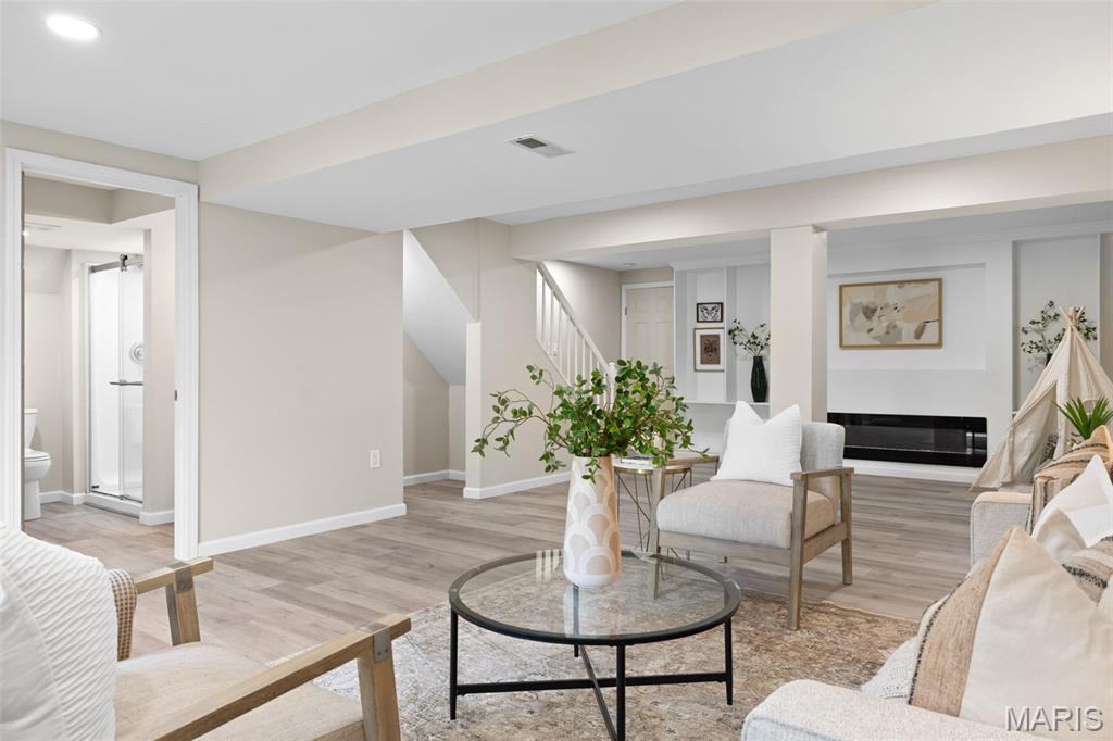 1566 Buckhurst Court