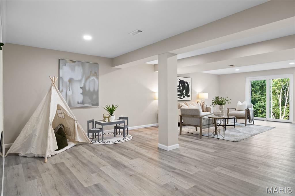 1566 Buckhurst Court