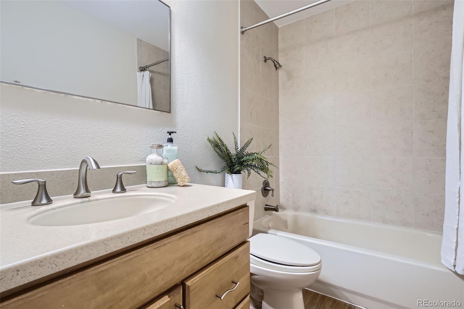 5511 S Lowell Boulevard