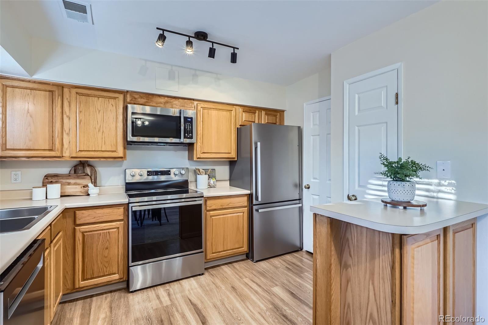 5511 S Lowell Boulevard