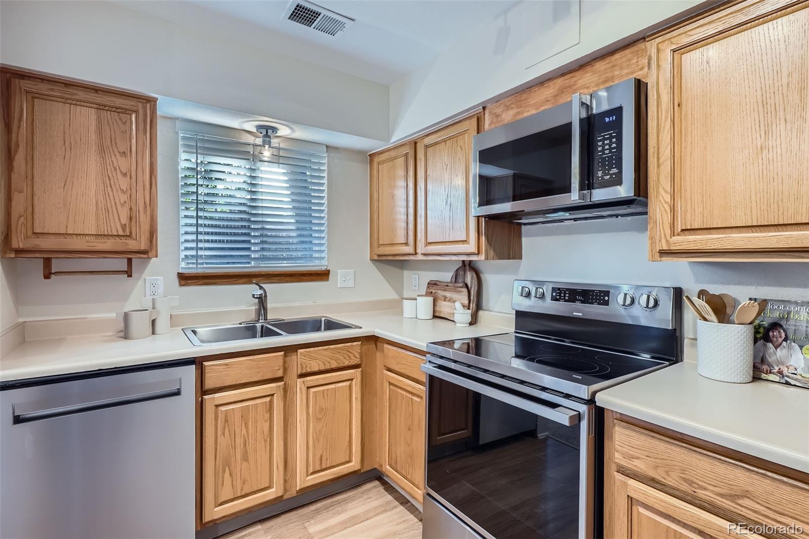 5511 S Lowell Boulevard