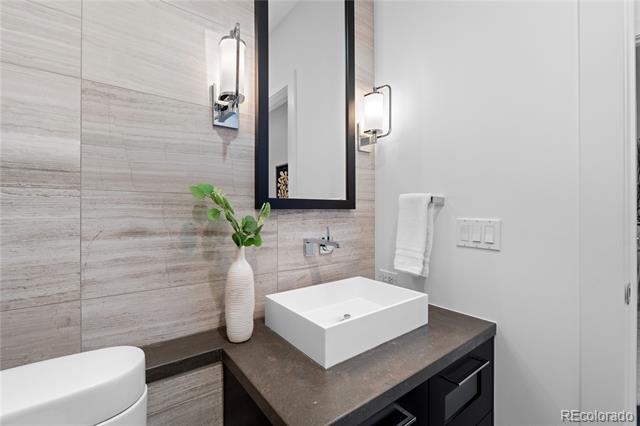 100 Detroit Street Unit: 402