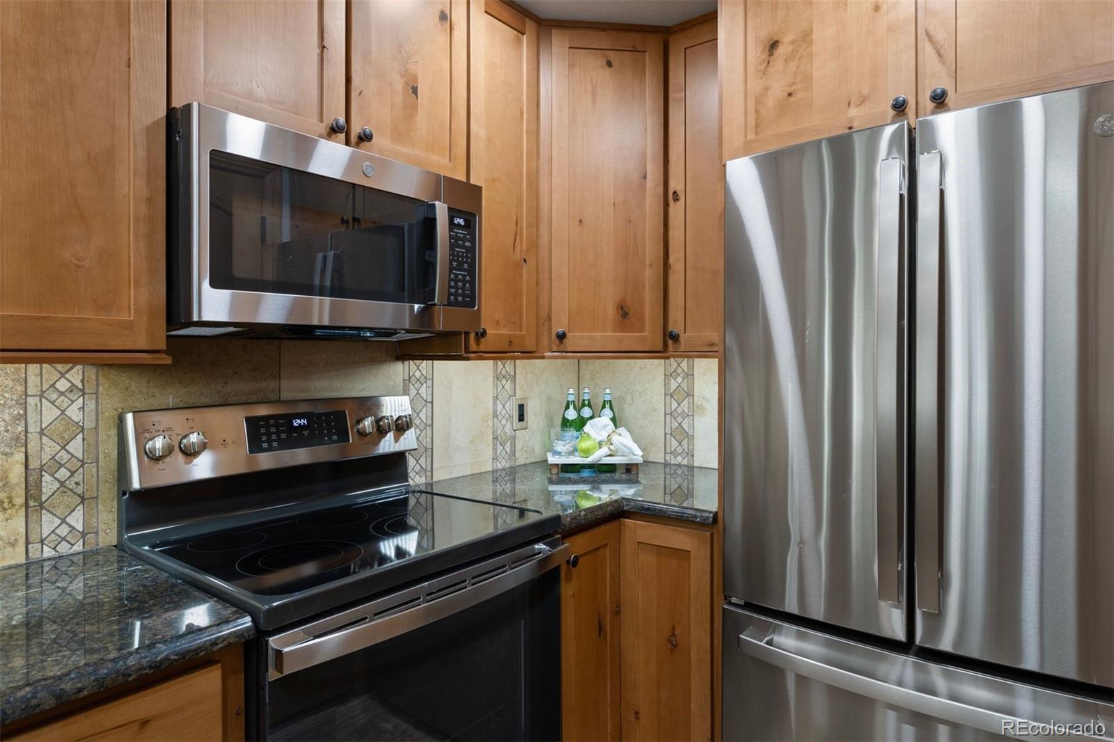 4760 S Wadsworth Boulevard Unit: J205