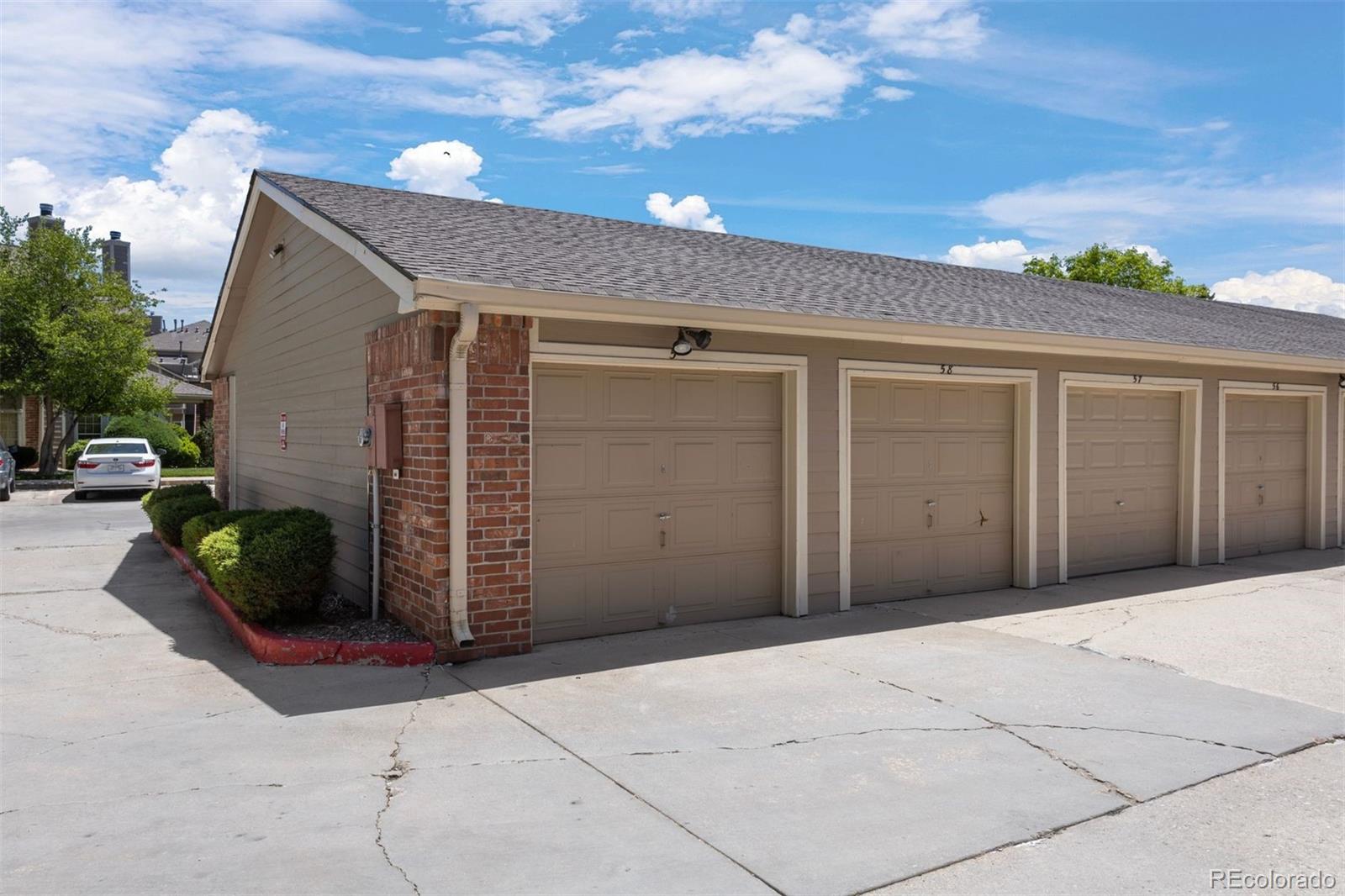 4760 S Wadsworth Boulevard Unit: J205