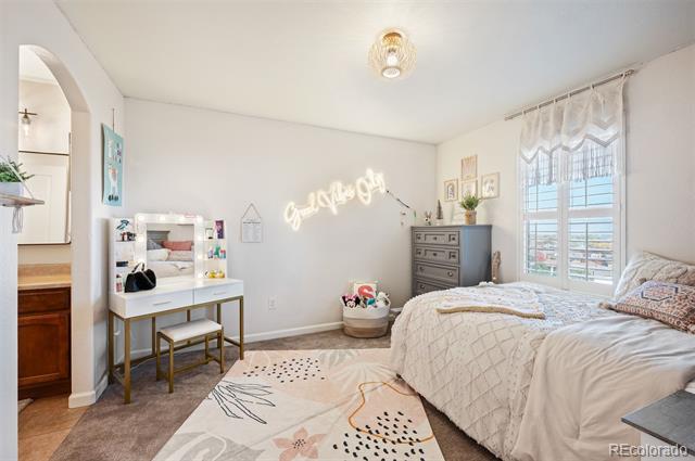 2394 S Loveland Way