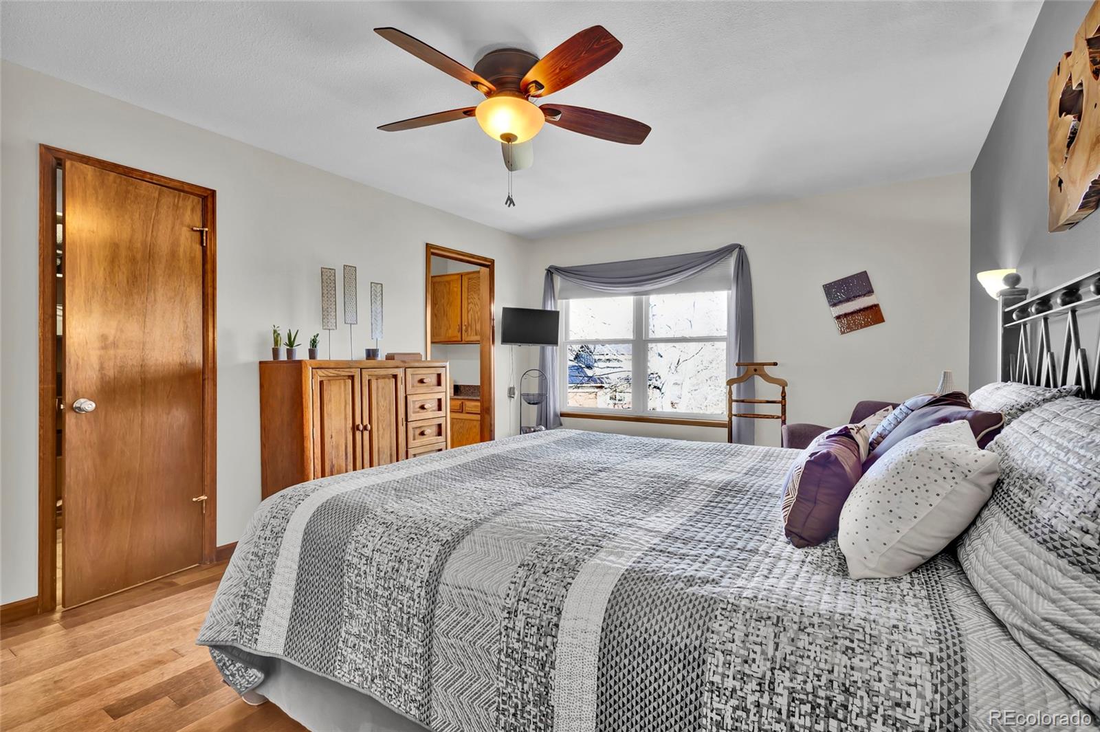 10909 E Maplewood Drive