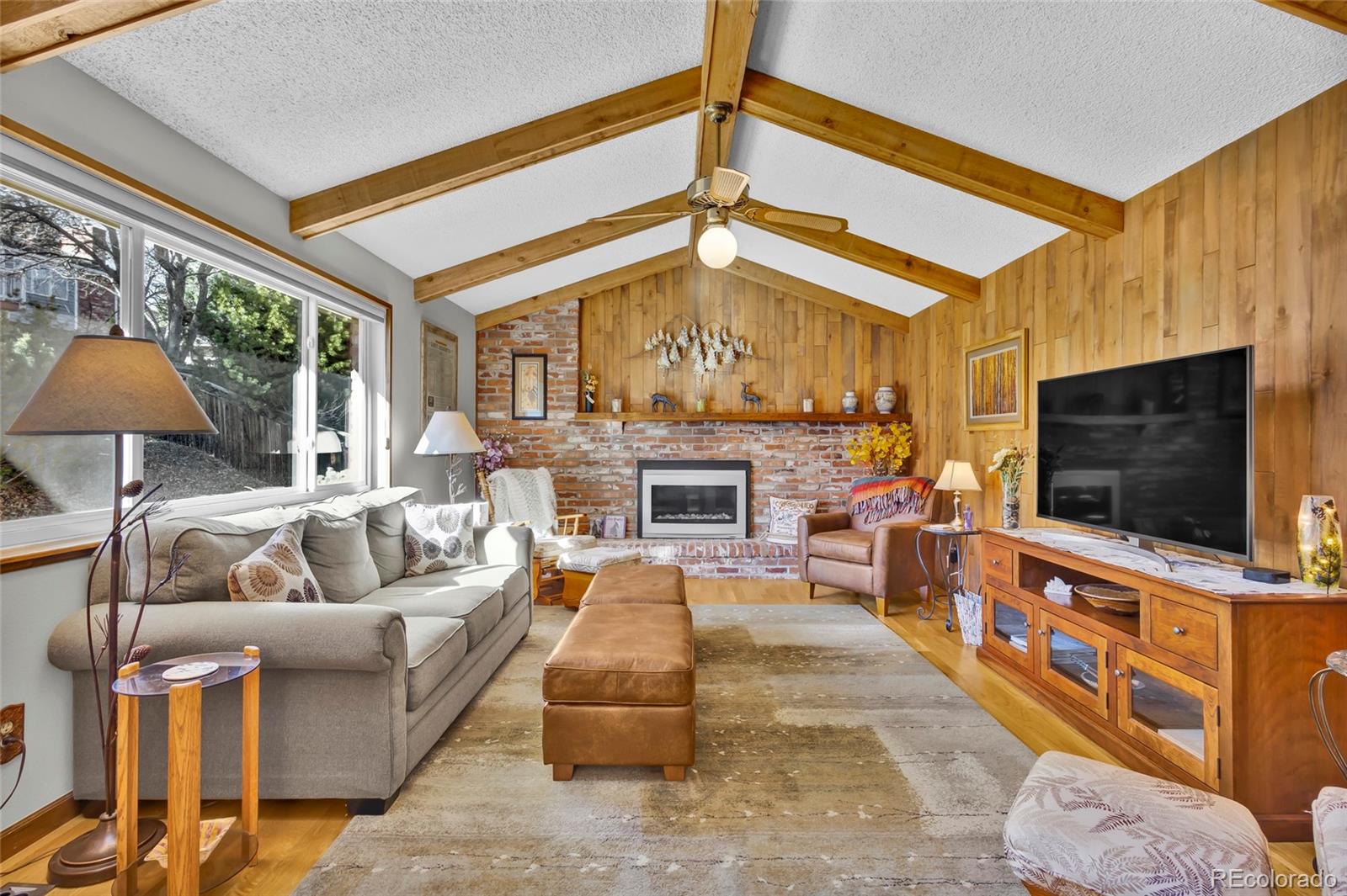 10909 E Maplewood Drive
