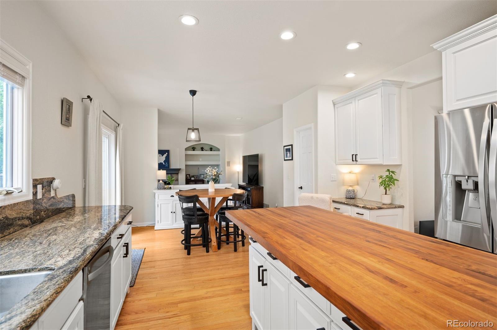 10182 Knoll Circle