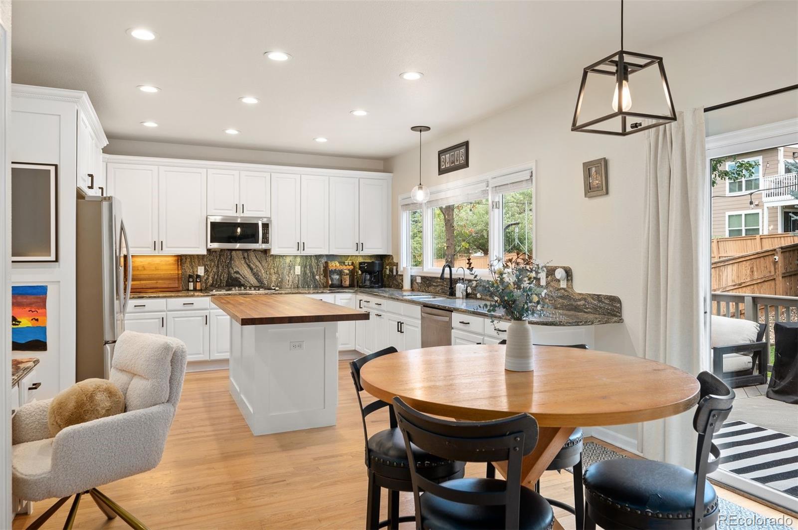 10182 Knoll Circle
