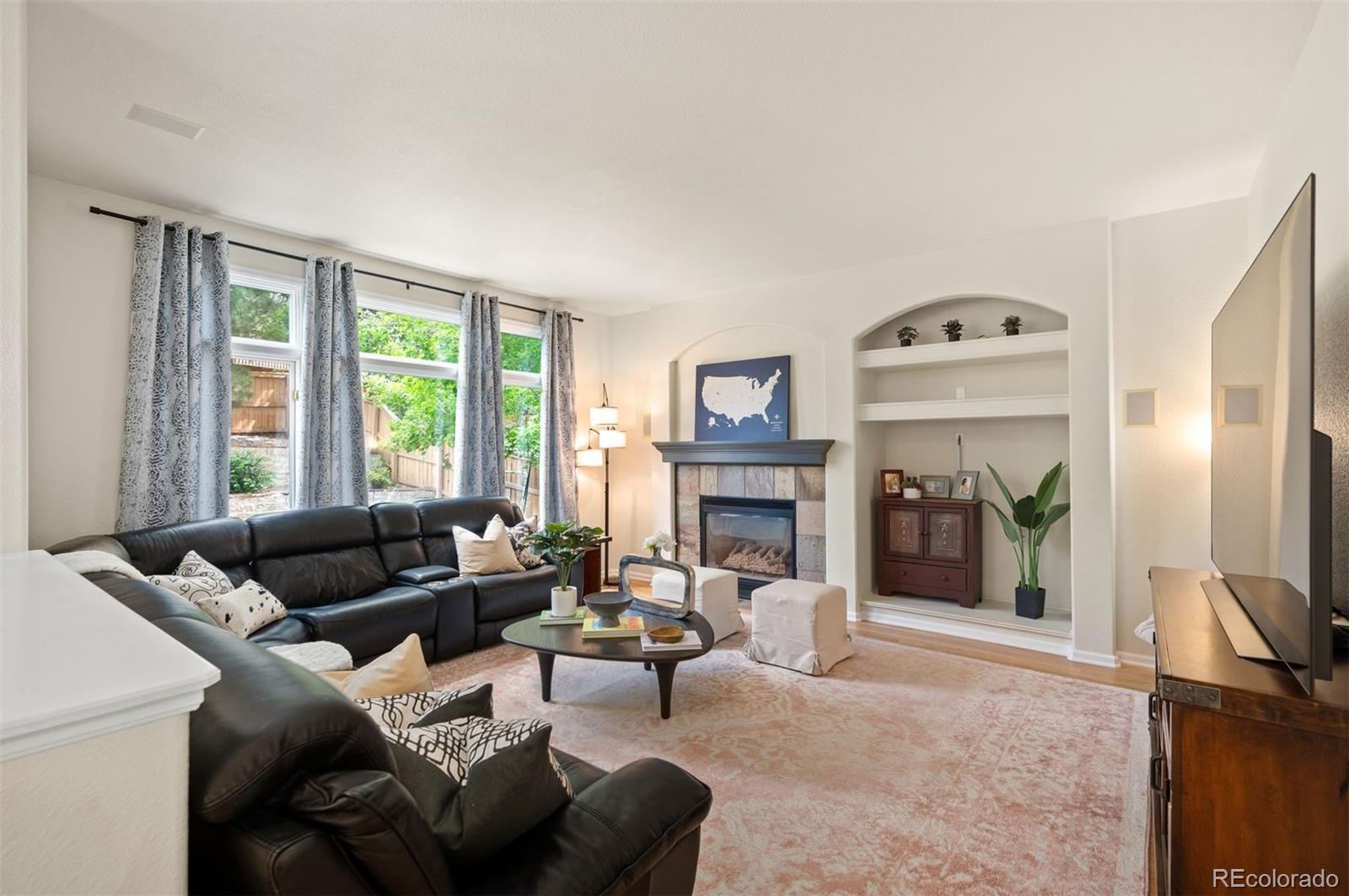 10182 Knoll Circle