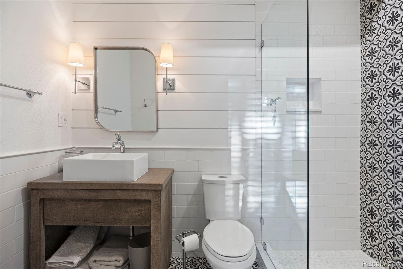 2257 S Juniper Street