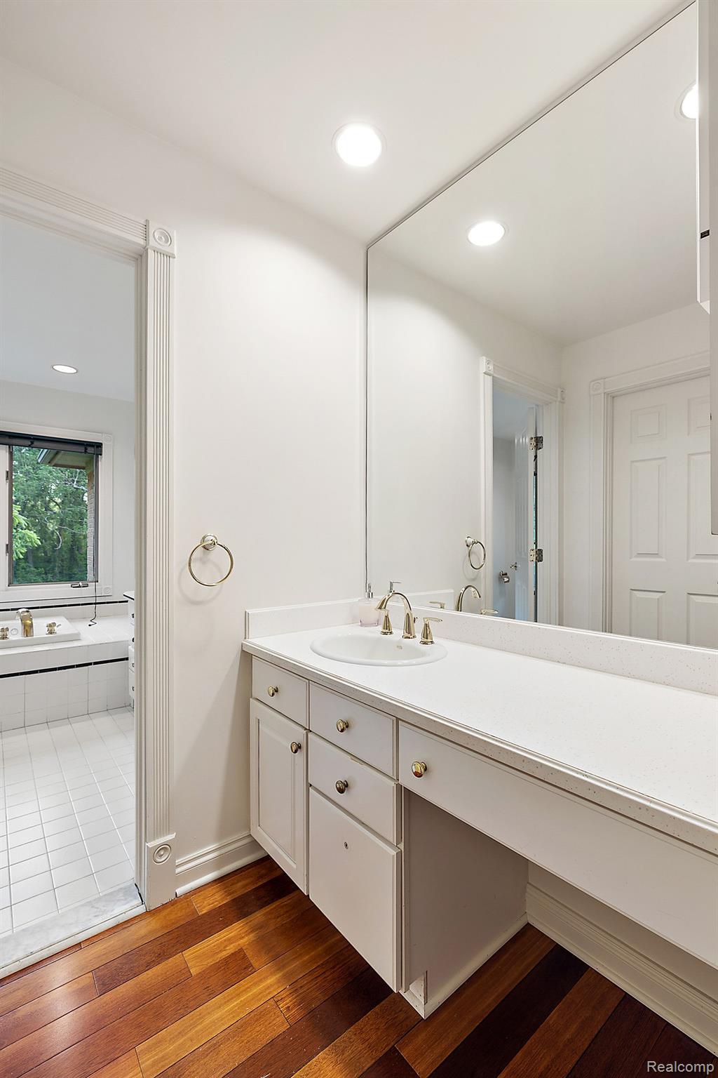 5620 CRYSTAL CREEK Lane