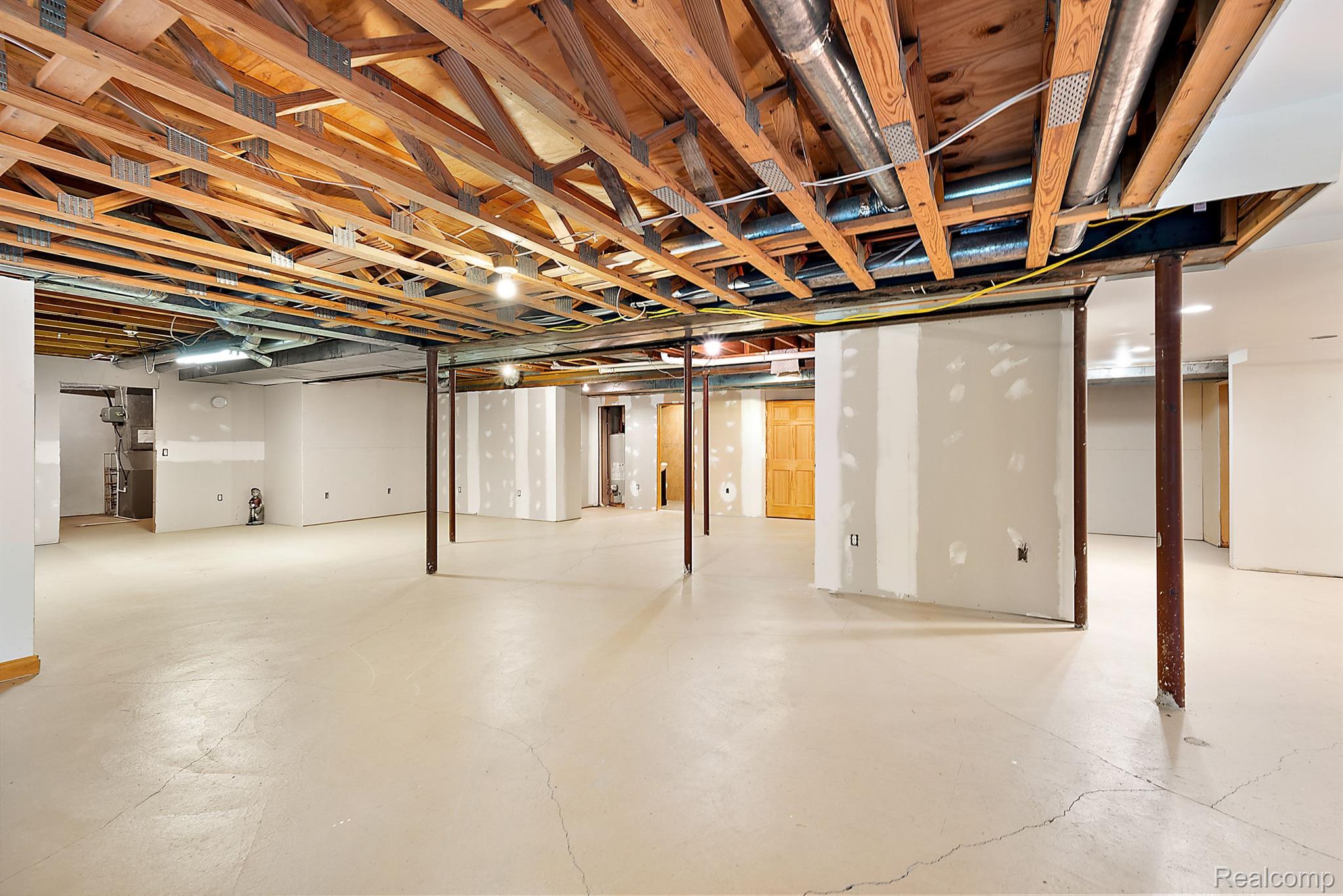 5620 CRYSTAL CREEK Lane