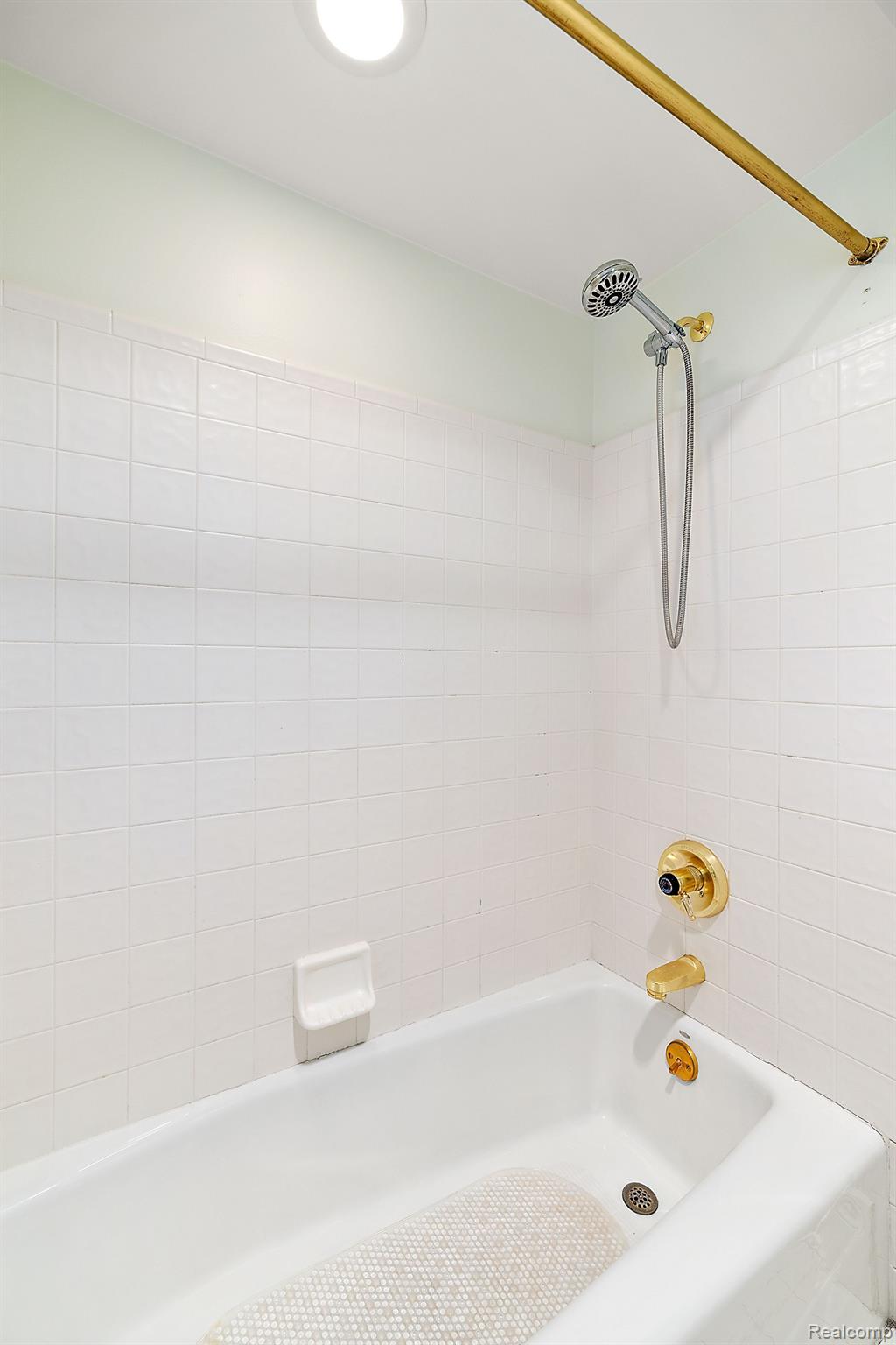 5620 CRYSTAL CREEK Lane