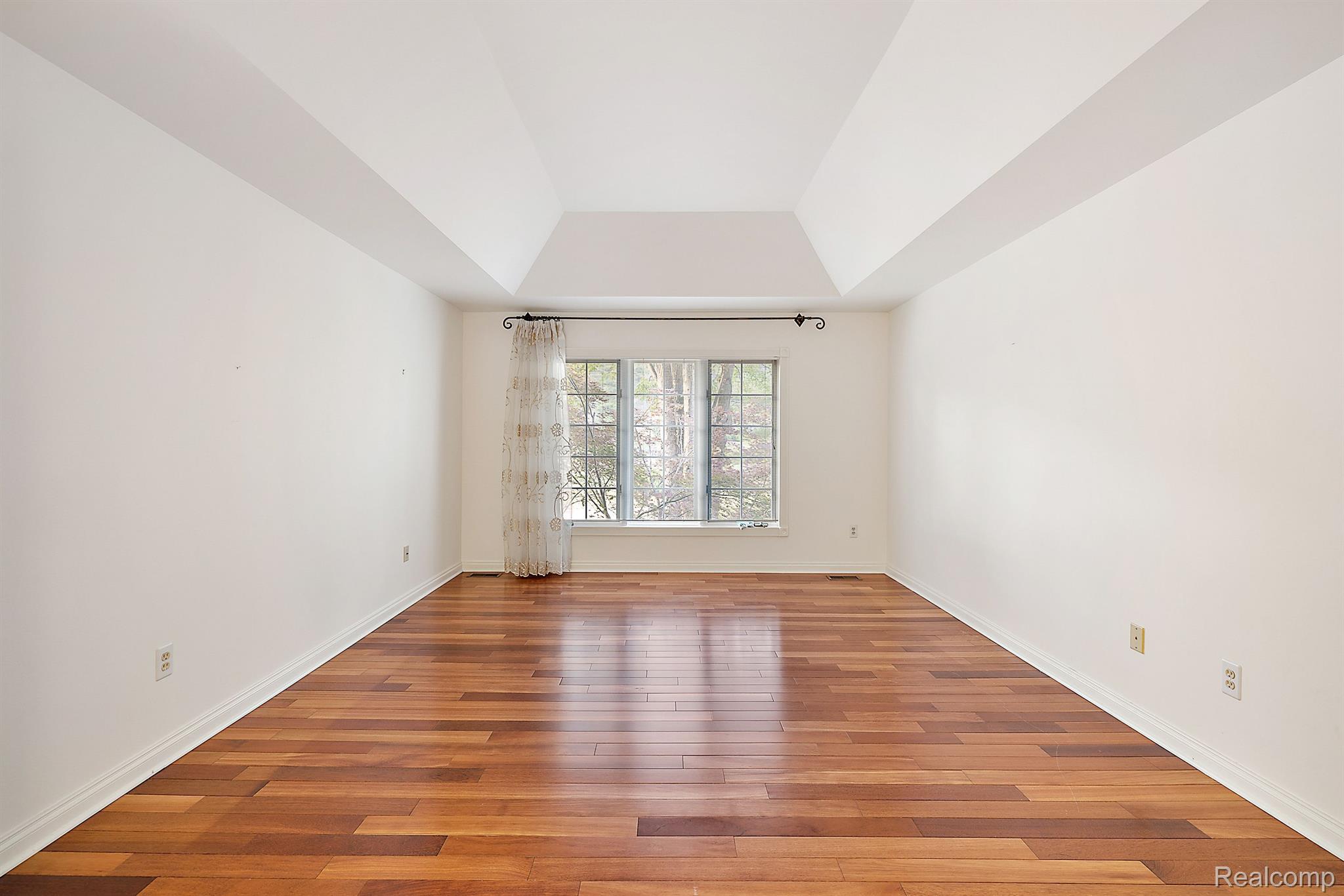 5620 CRYSTAL CREEK Lane