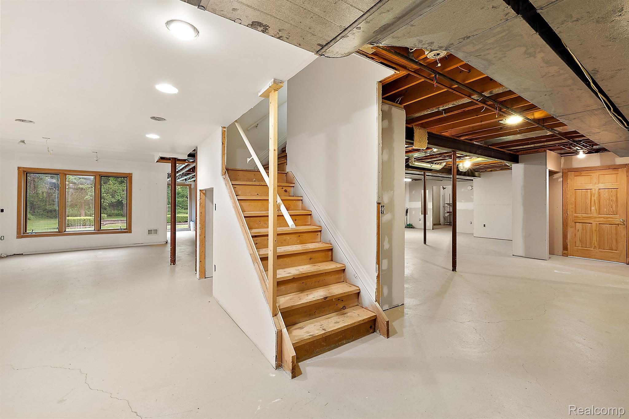 5620 CRYSTAL CREEK Lane