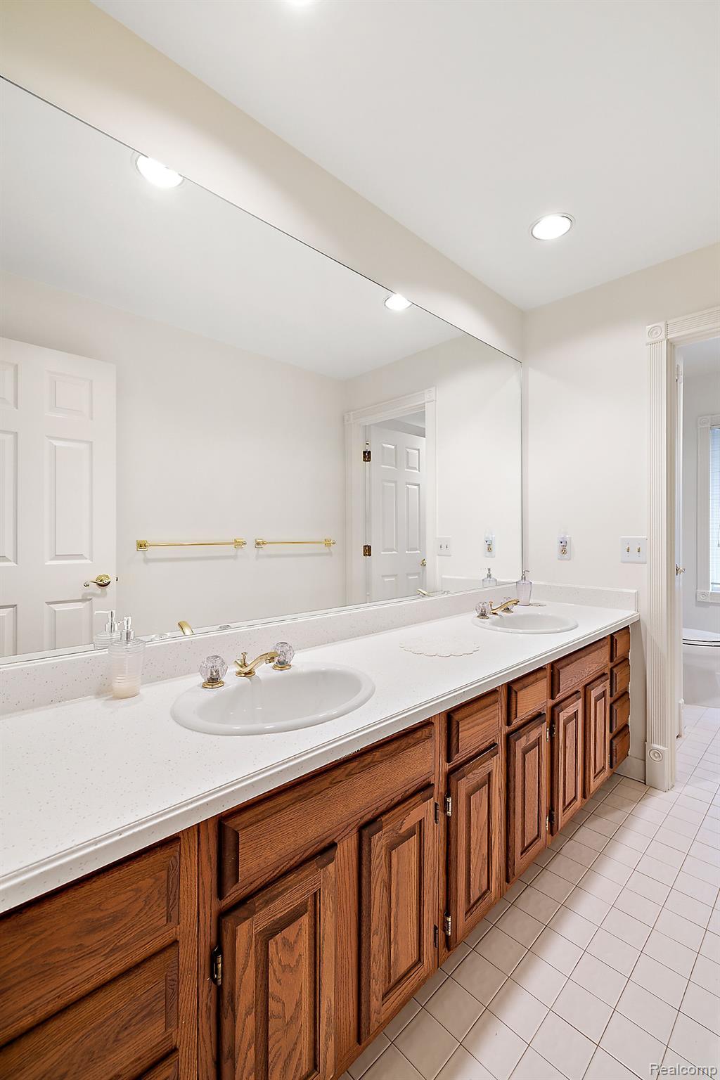 5620 CRYSTAL CREEK Lane