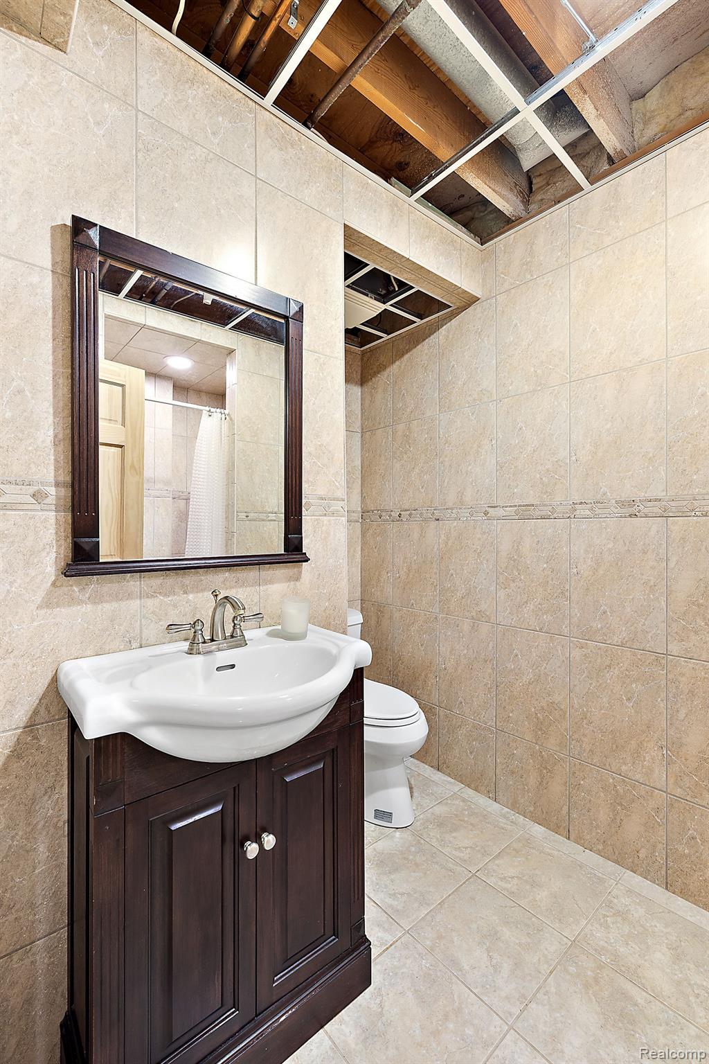 5620 CRYSTAL CREEK Lane