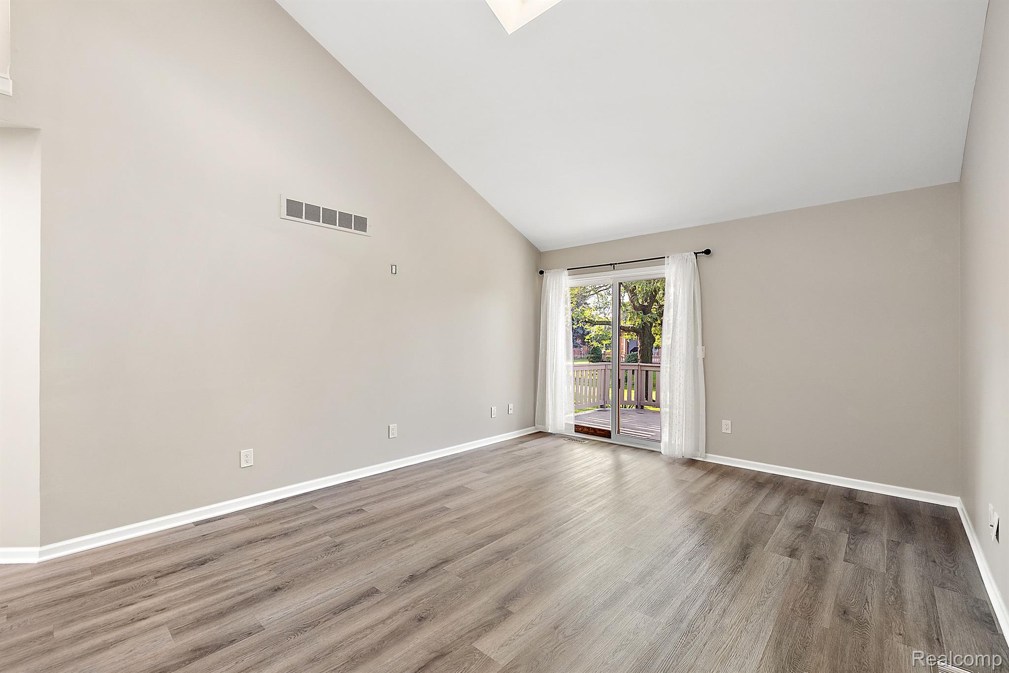 15420 WINDMILL Drive