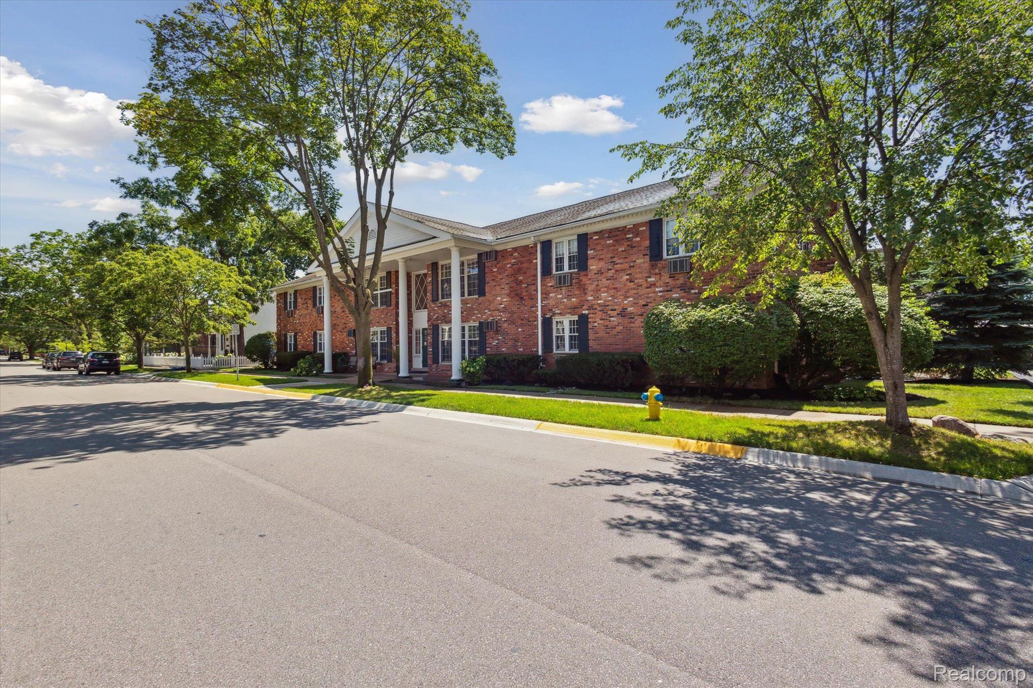 555 TOWNSEND Street 201