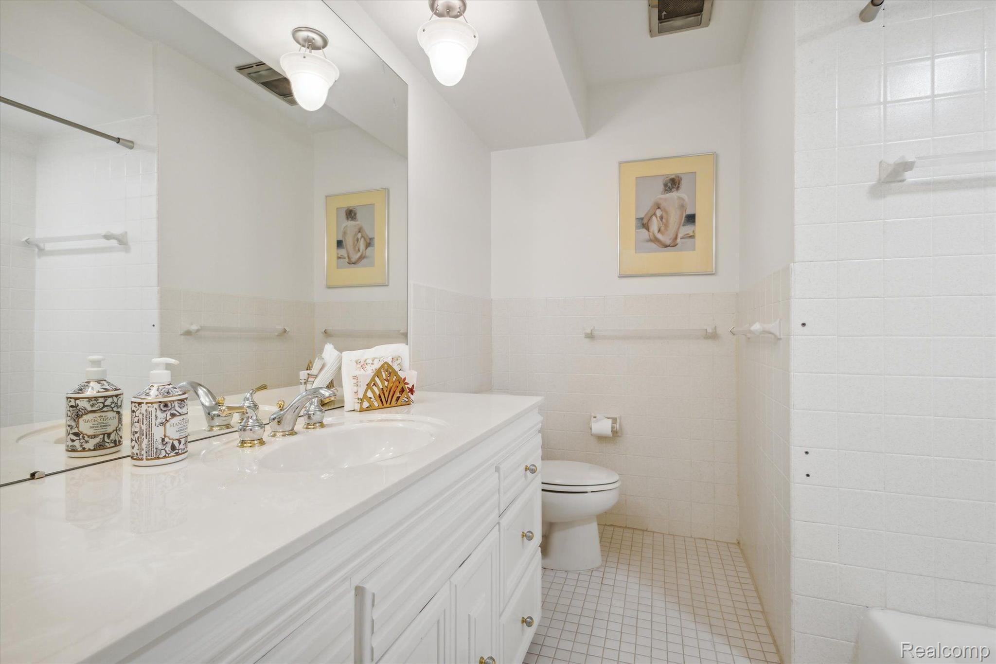 555 TOWNSEND Street 201