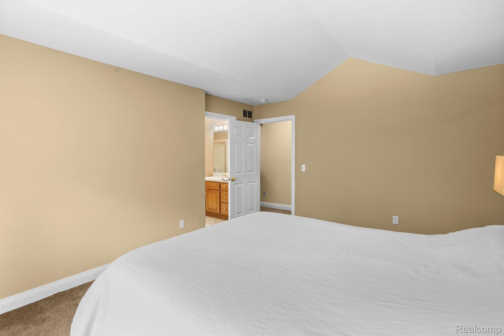 7705 STONEVALLEY Bluff