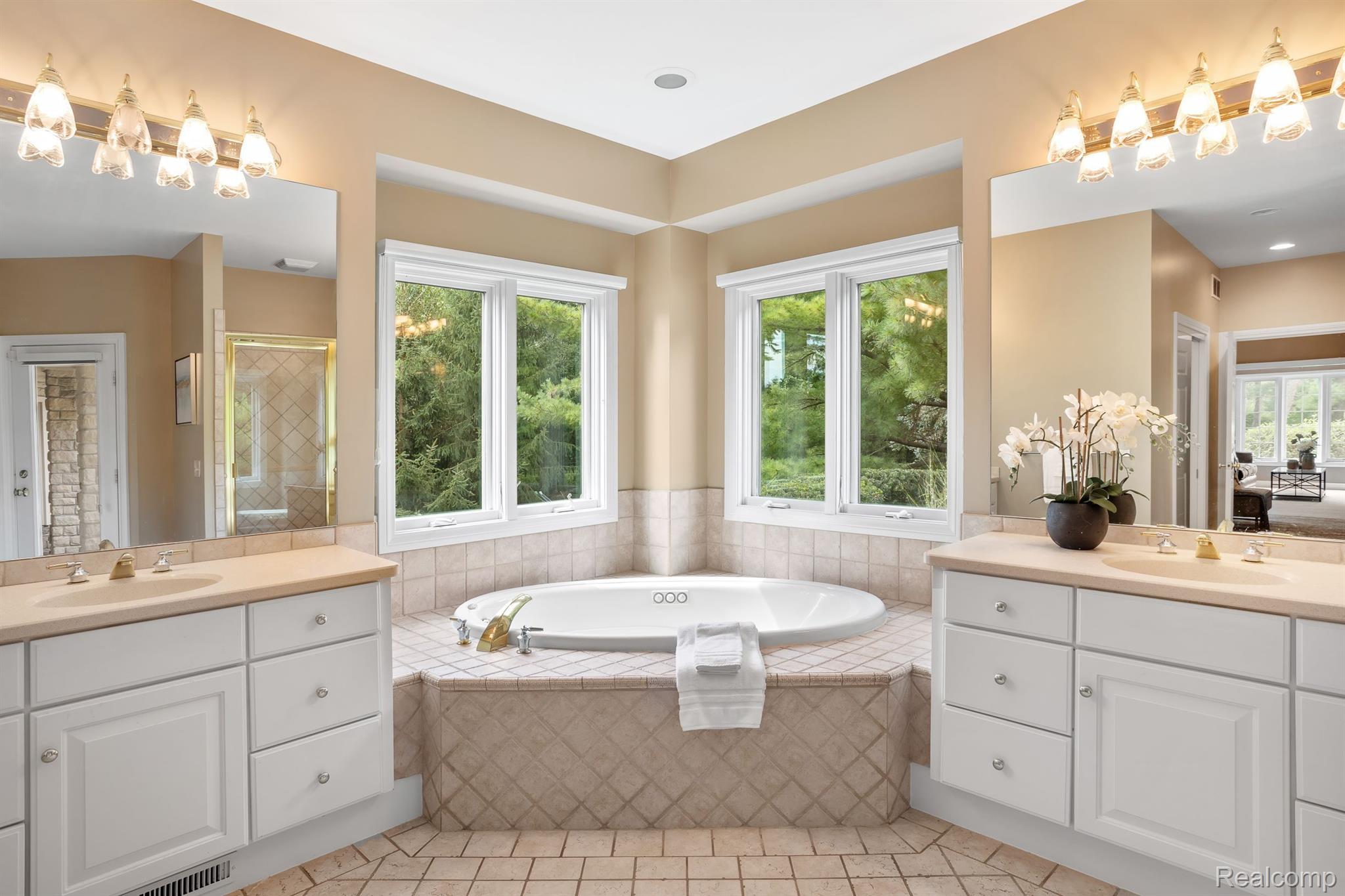 7705 STONEVALLEY Bluff