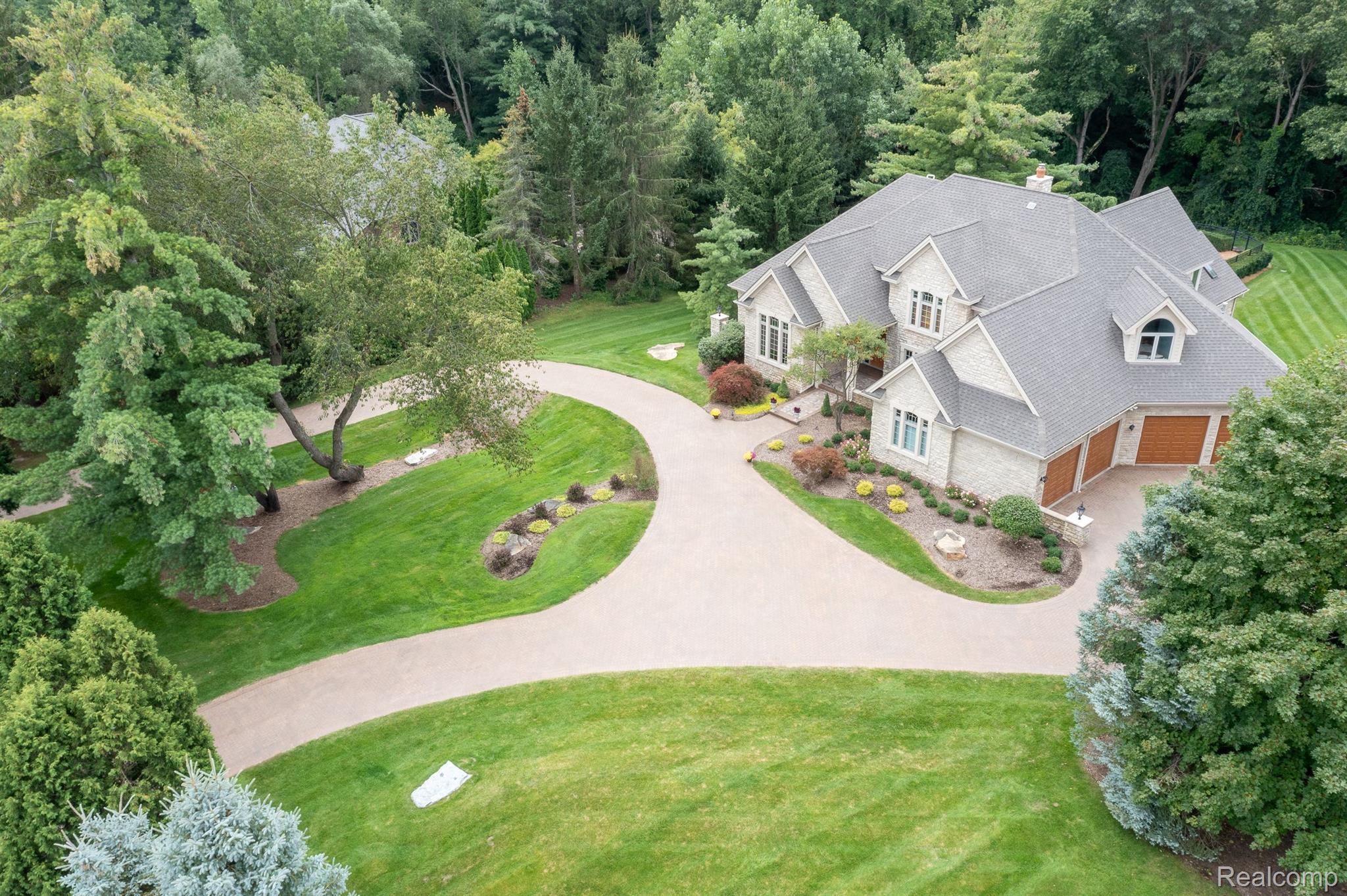 7705 STONEVALLEY Bluff