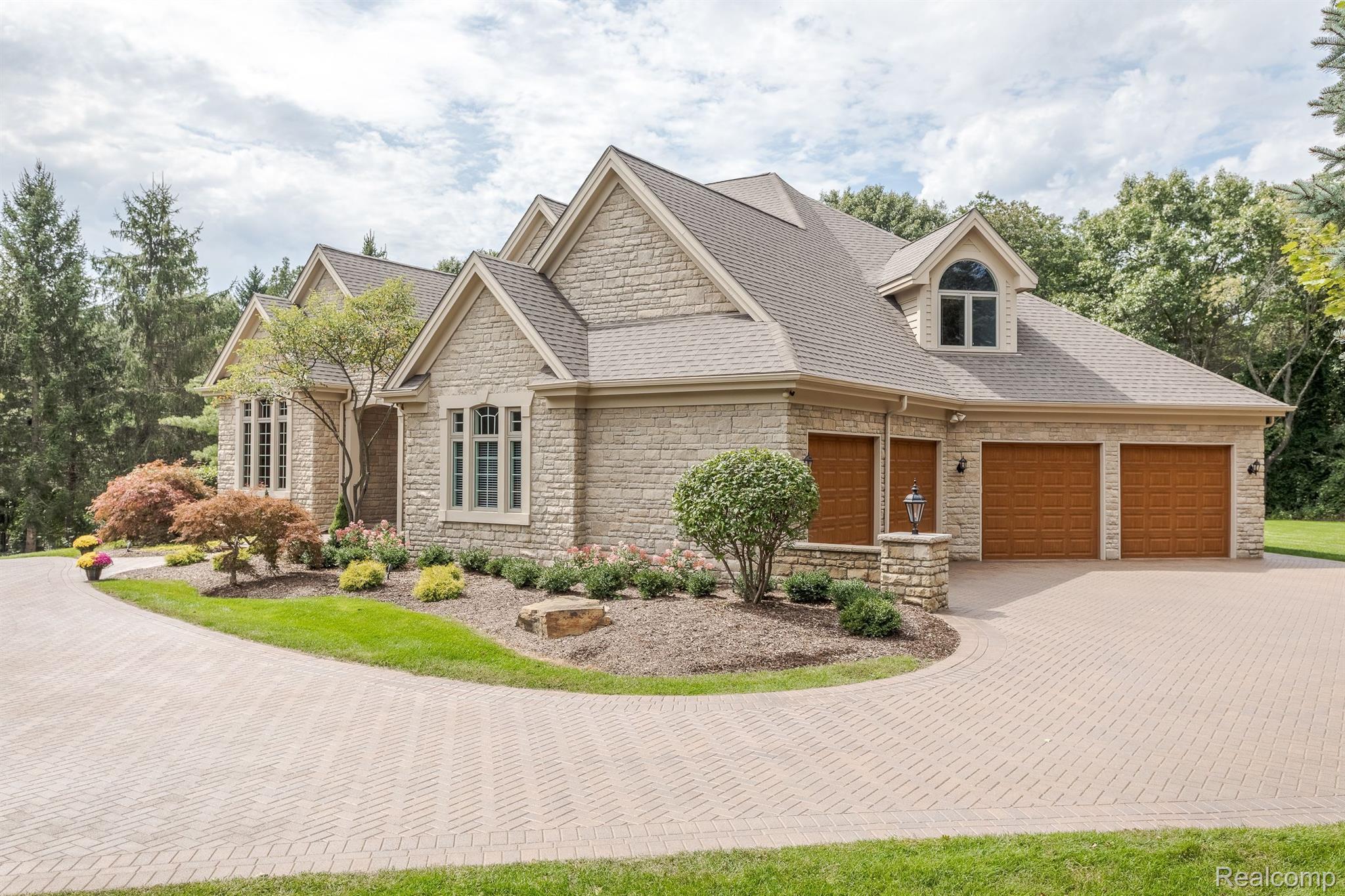 7705 STONEVALLEY Bluff