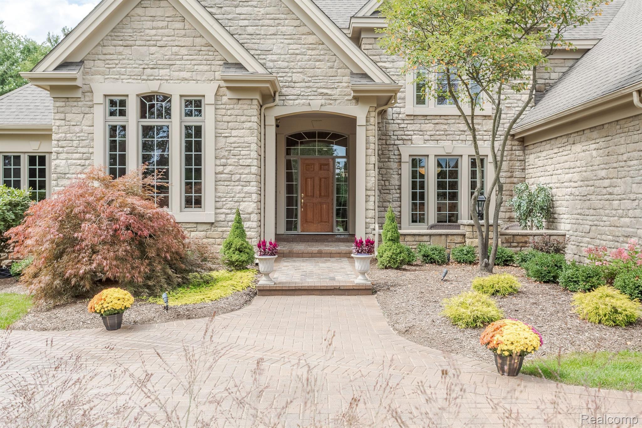 7705 STONEVALLEY Bluff