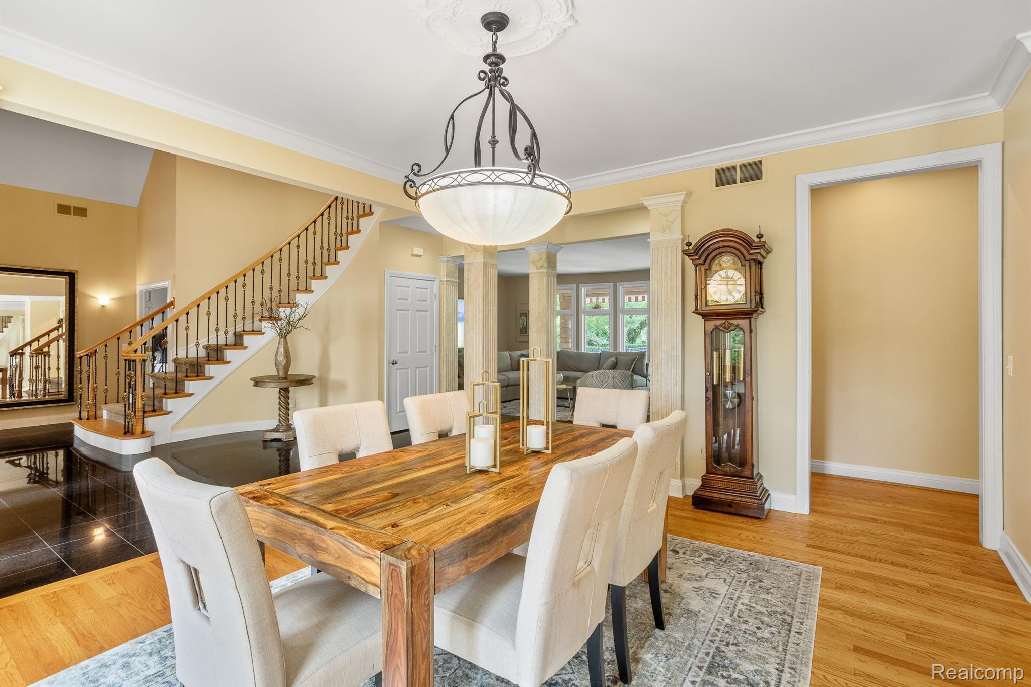 7705 STONEVALLEY Bluff