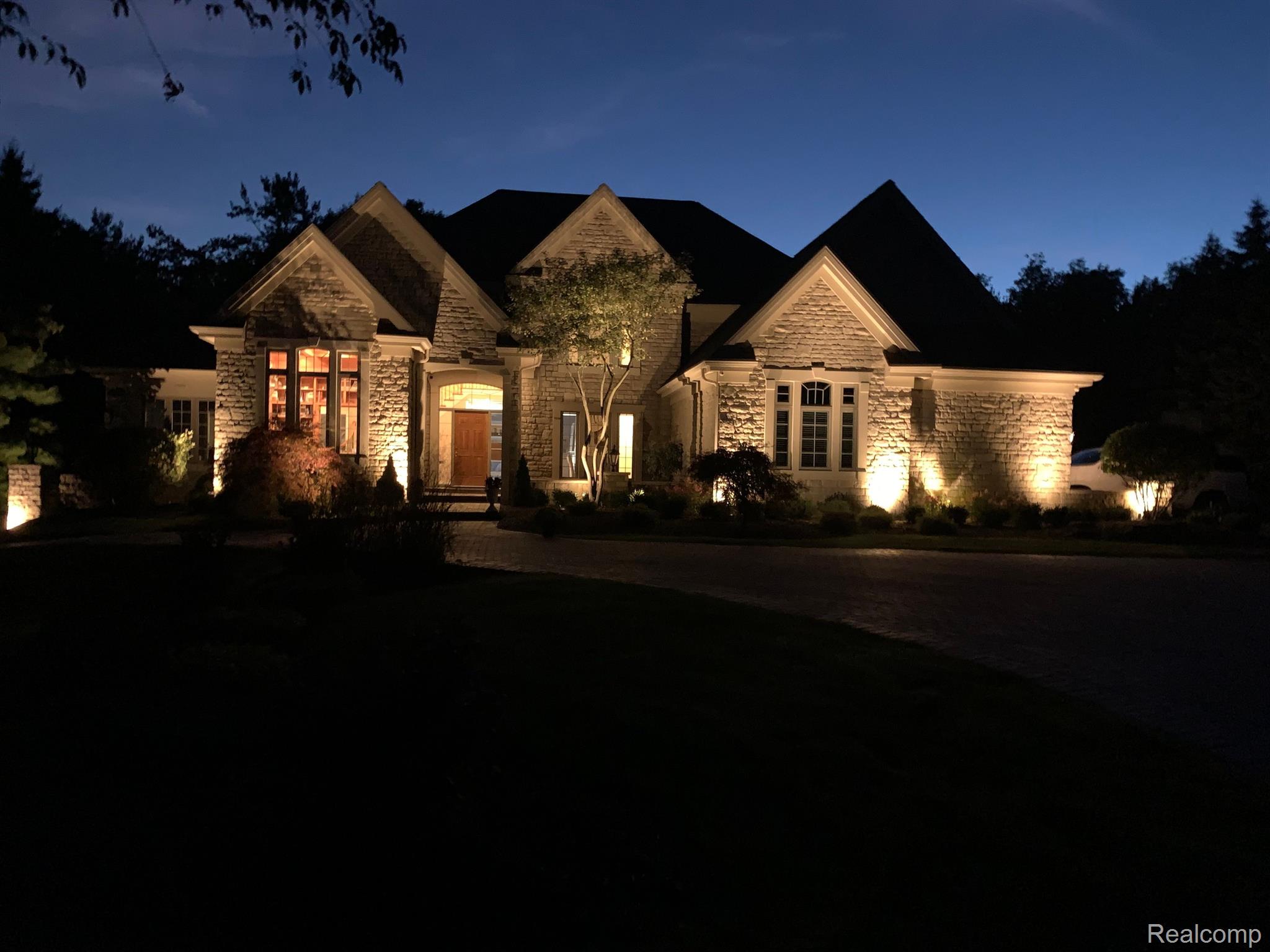 7705 STONEVALLEY Bluff