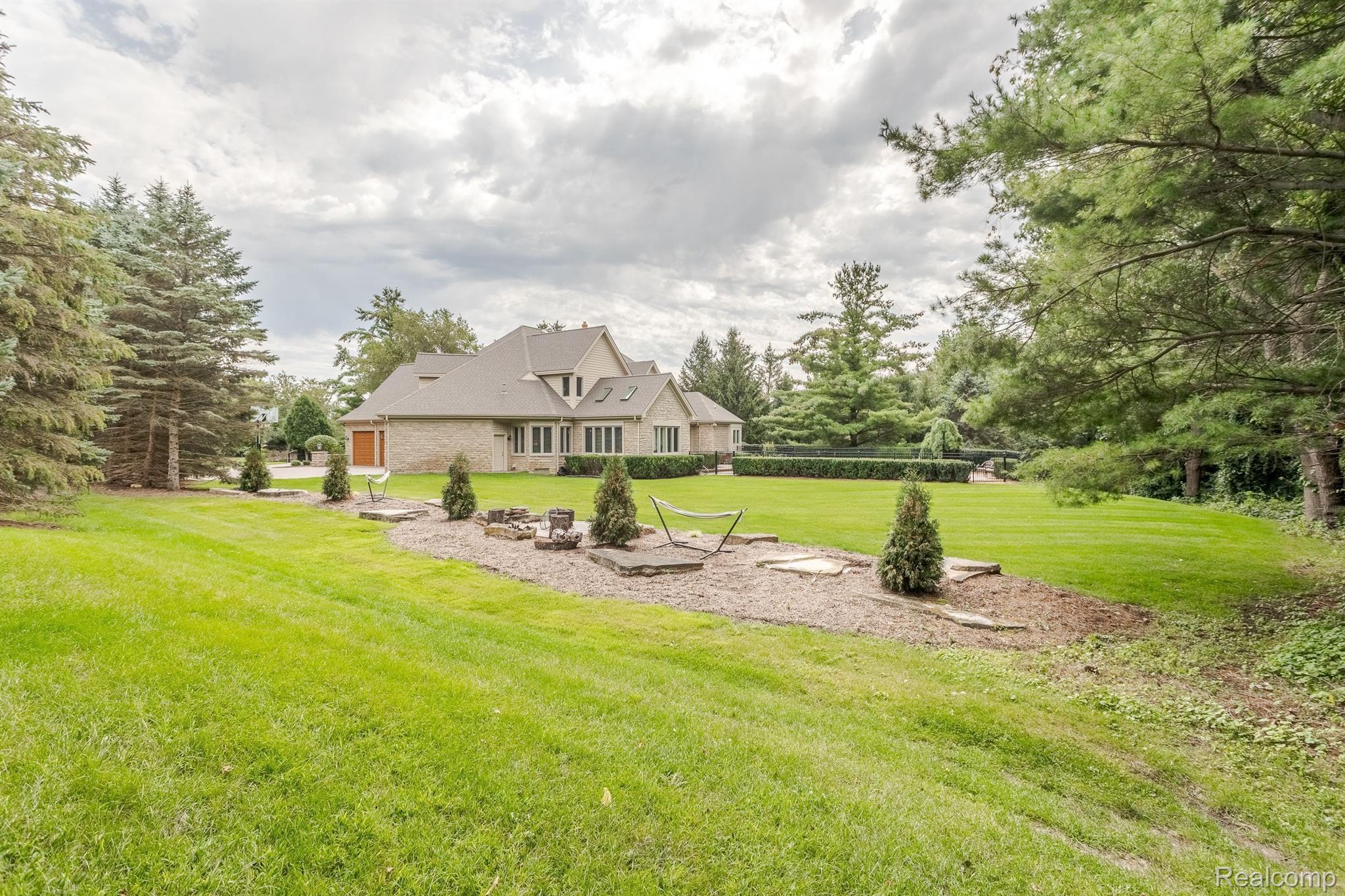 7705 STONEVALLEY Bluff