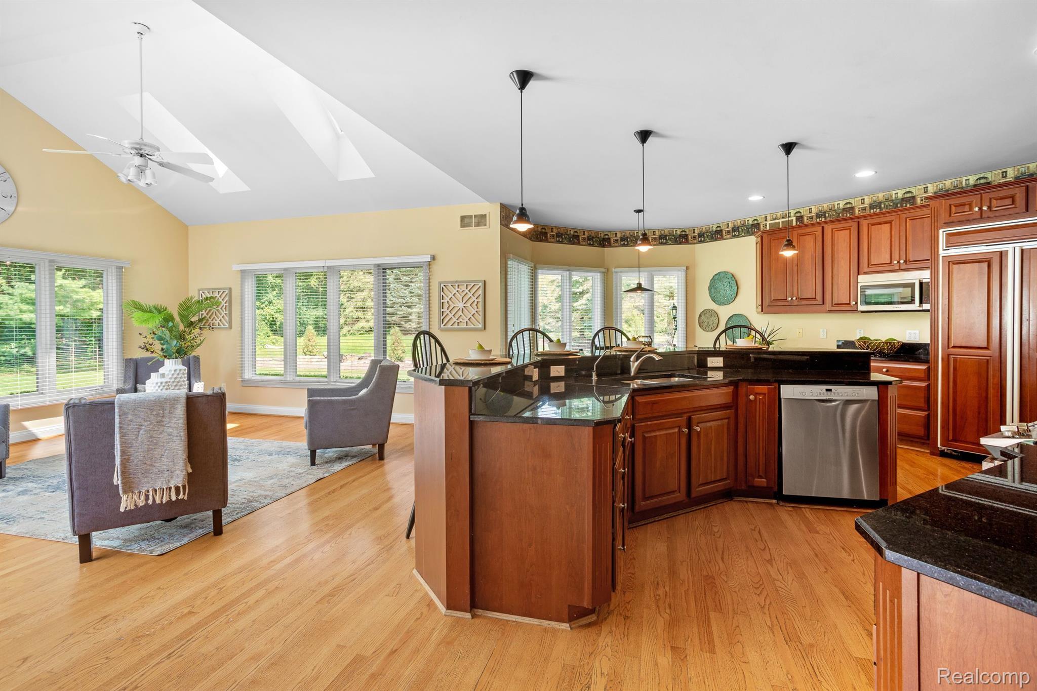 7705 STONEVALLEY Bluff