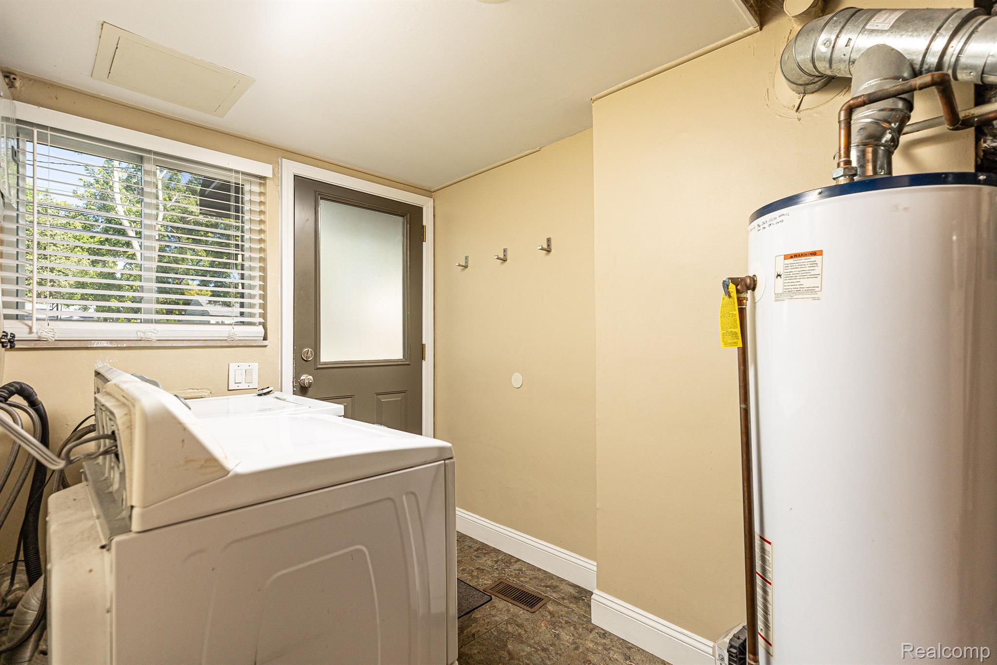 3800 NORMANDY Road 6