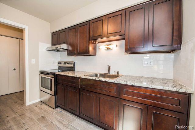 25885 JEFFERSON Avenue #6