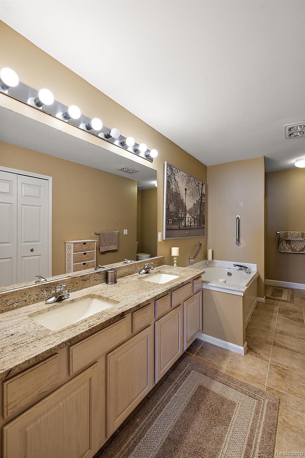 46414 KILLARNEY Circle